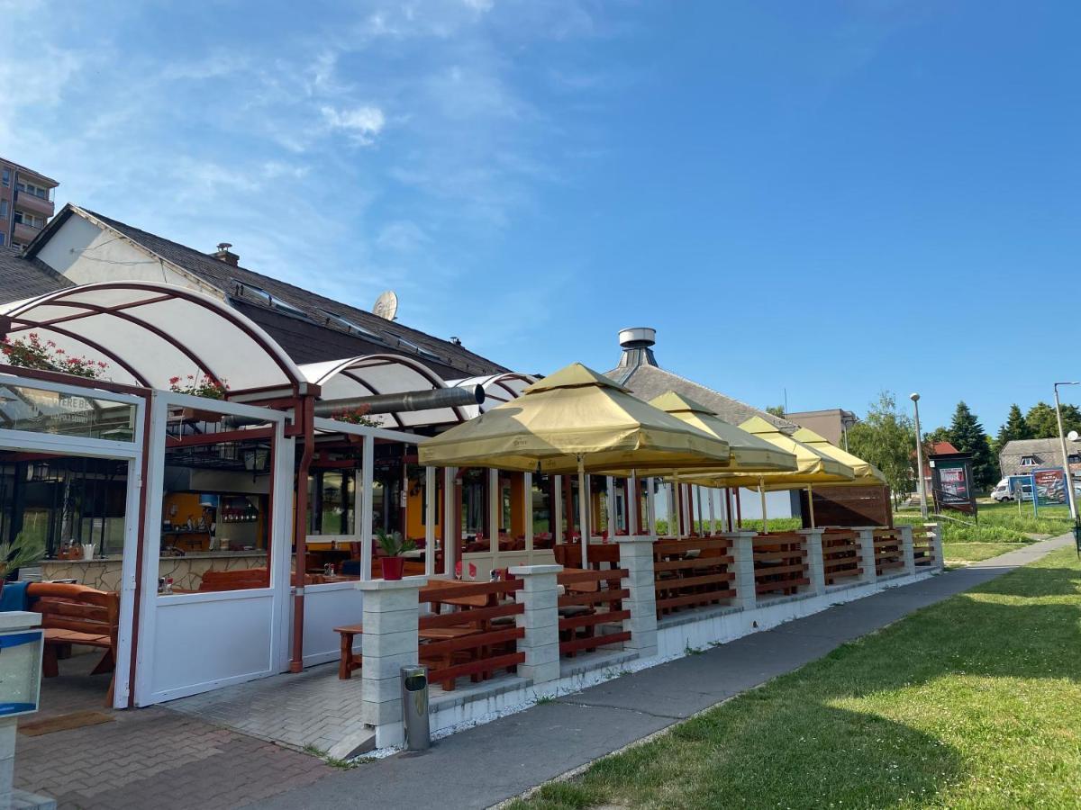 Kiskakas Etterem Hotel Zalaegerszeg Eksteriør billede