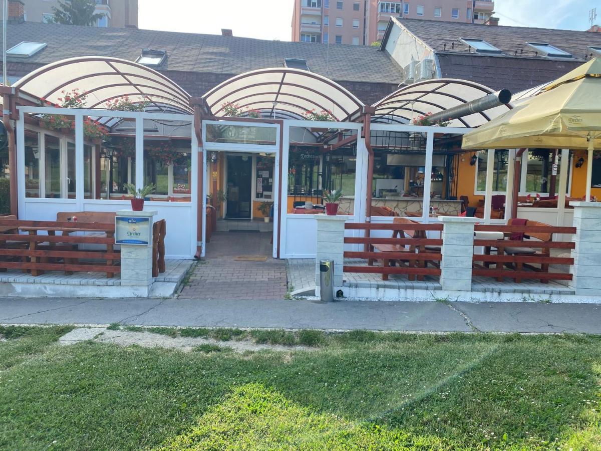 Kiskakas Etterem Hotel Zalaegerszeg Eksteriør billede