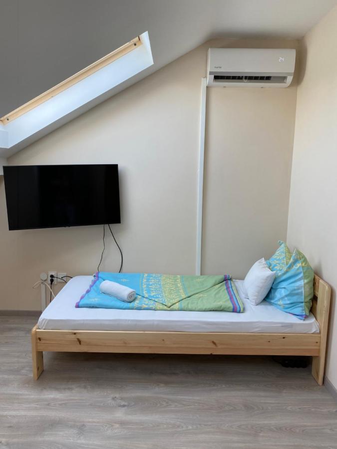 Kiskakas Etterem Hotel Zalaegerszeg Eksteriør billede