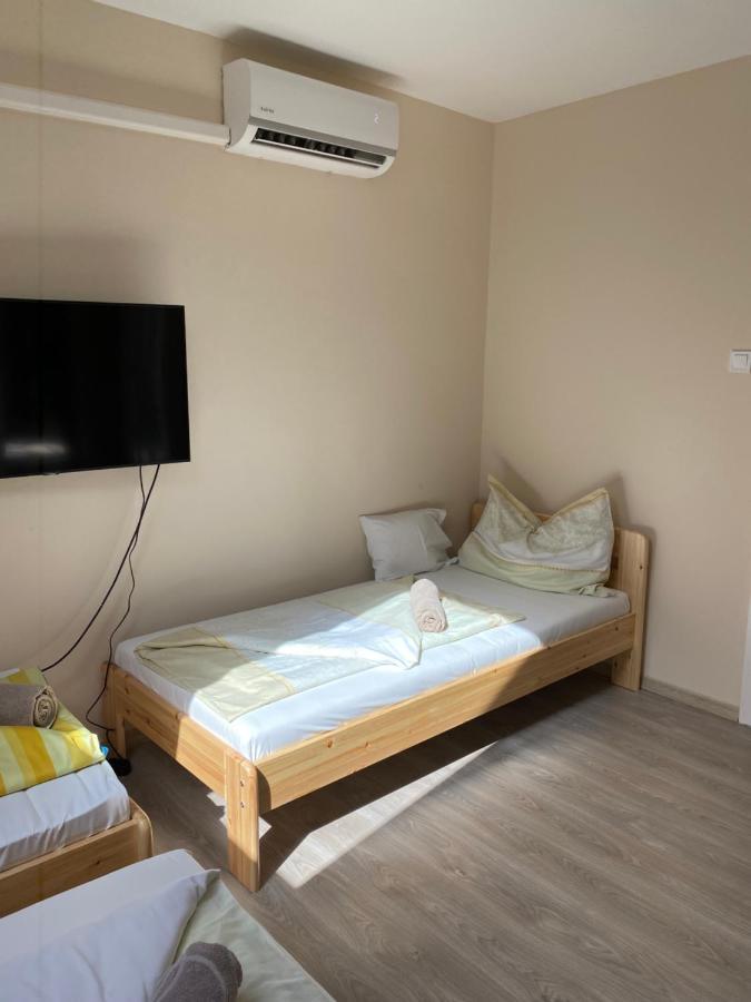 Kiskakas Etterem Hotel Zalaegerszeg Eksteriør billede