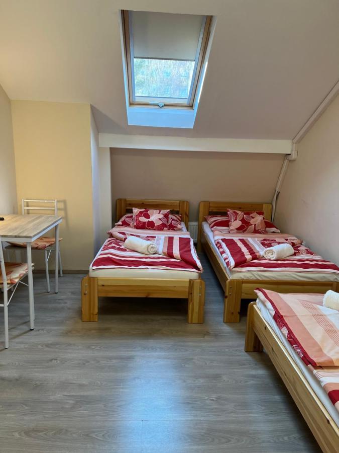 Kiskakas Etterem Hotel Zalaegerszeg Eksteriør billede