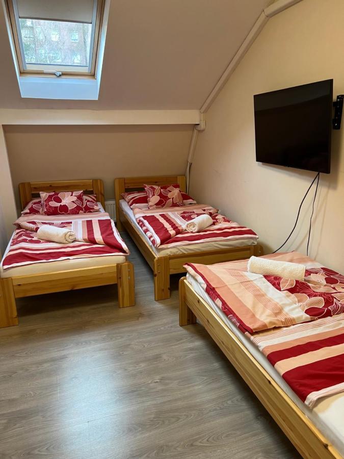 Kiskakas Etterem Hotel Zalaegerszeg Eksteriør billede